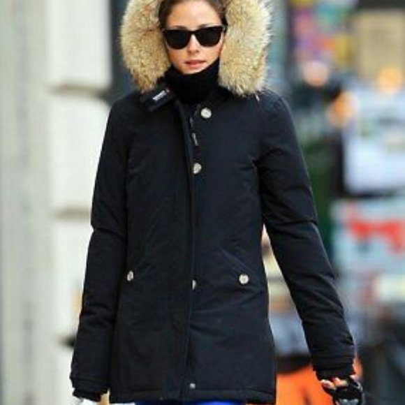 WOOLRICH Luxury Arctic Parka down coat in black with detachable raccoon fur - Picture 5 of 13